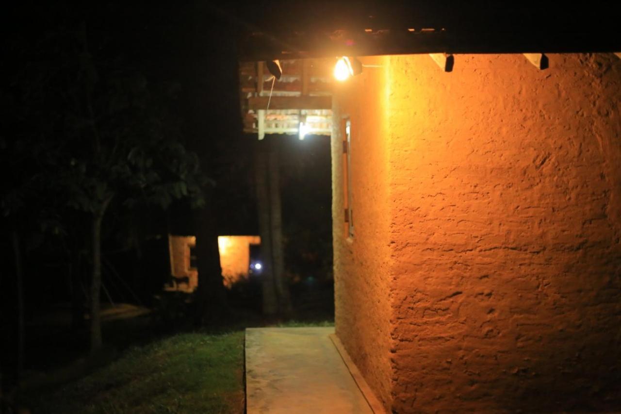 ディックウェラ Hidden Well Hiriketiyaホステル エクステリア 写真